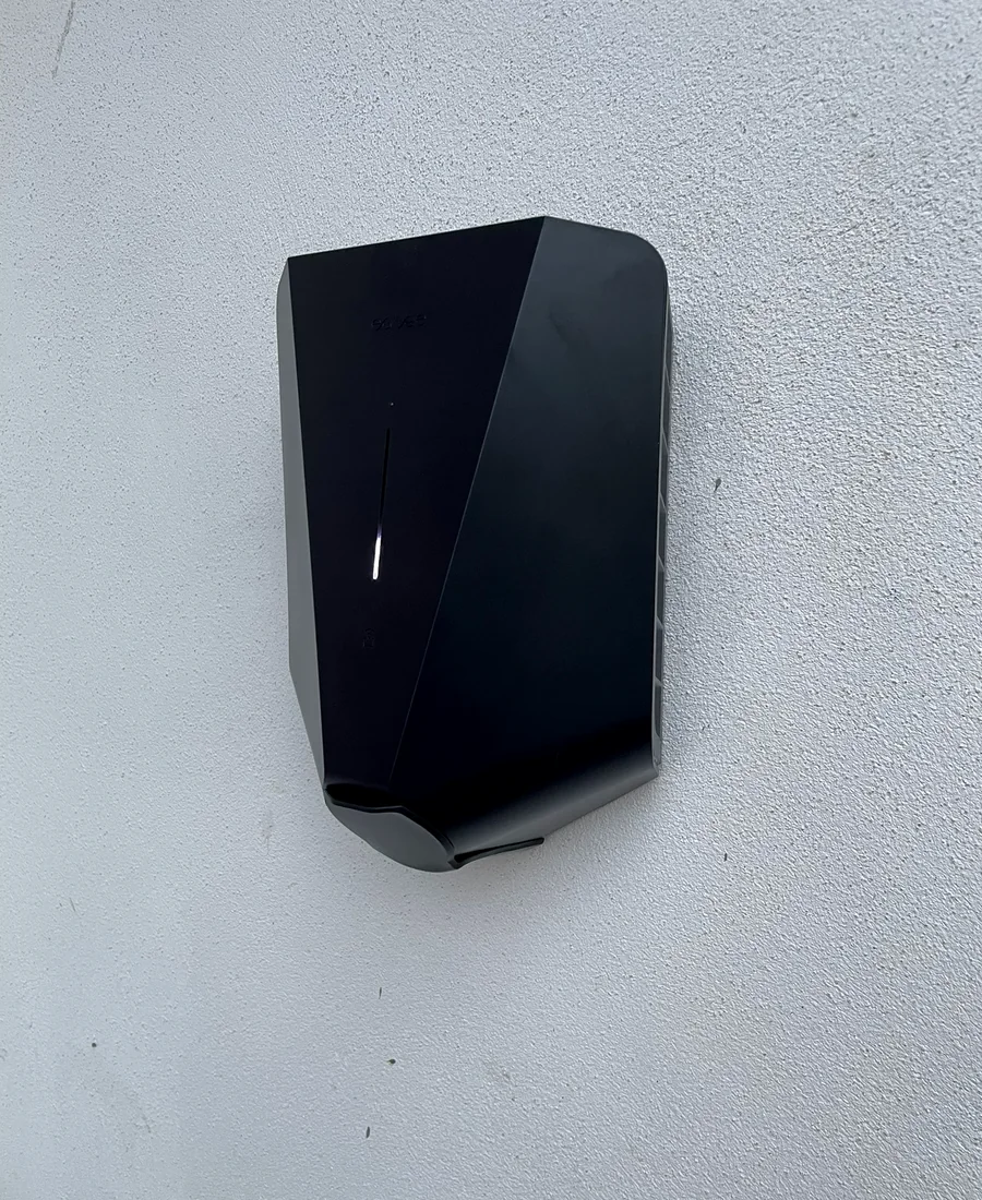 Borne de recharge murale