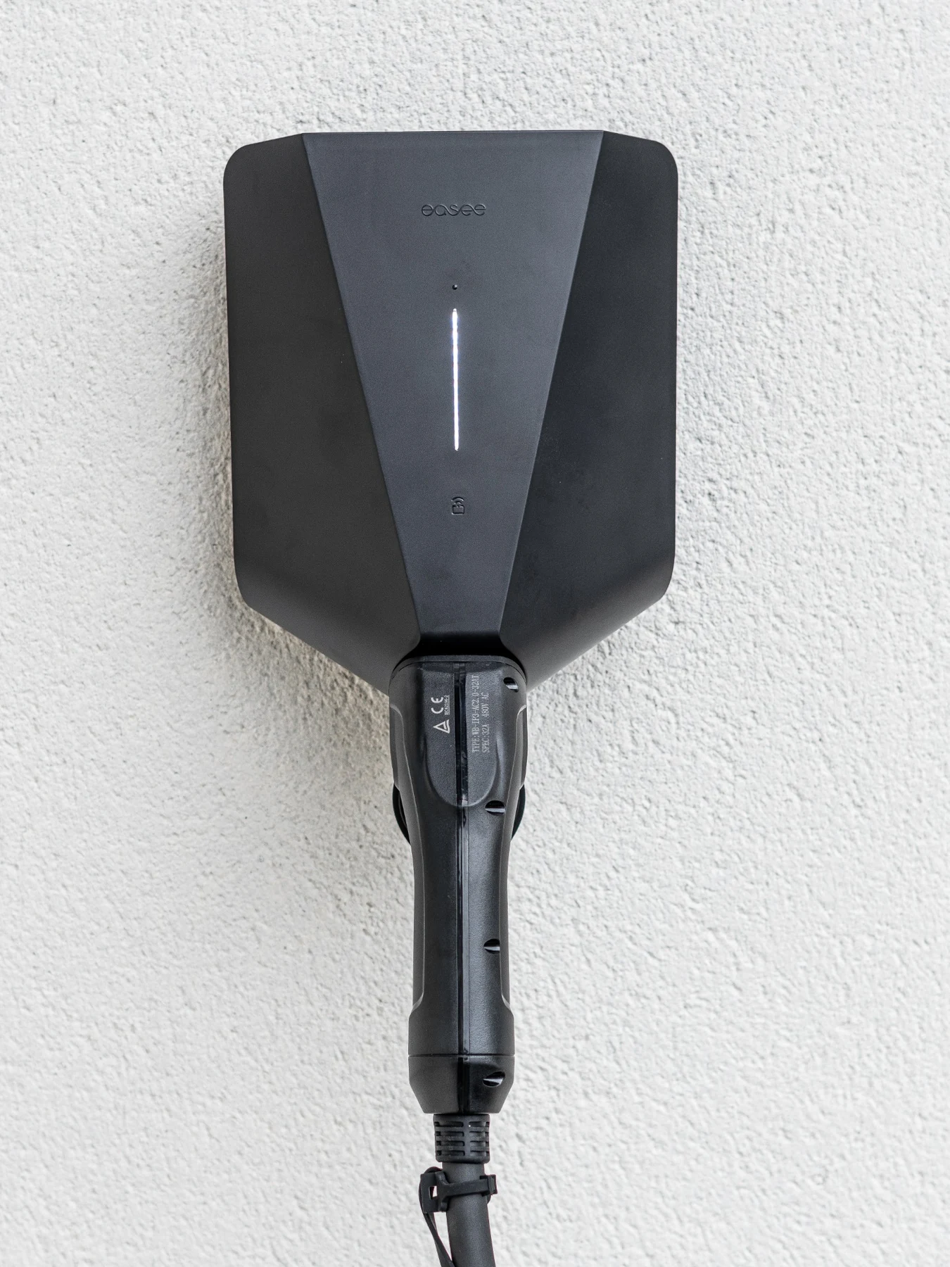Borne individuelle noire installée par PREEZEO